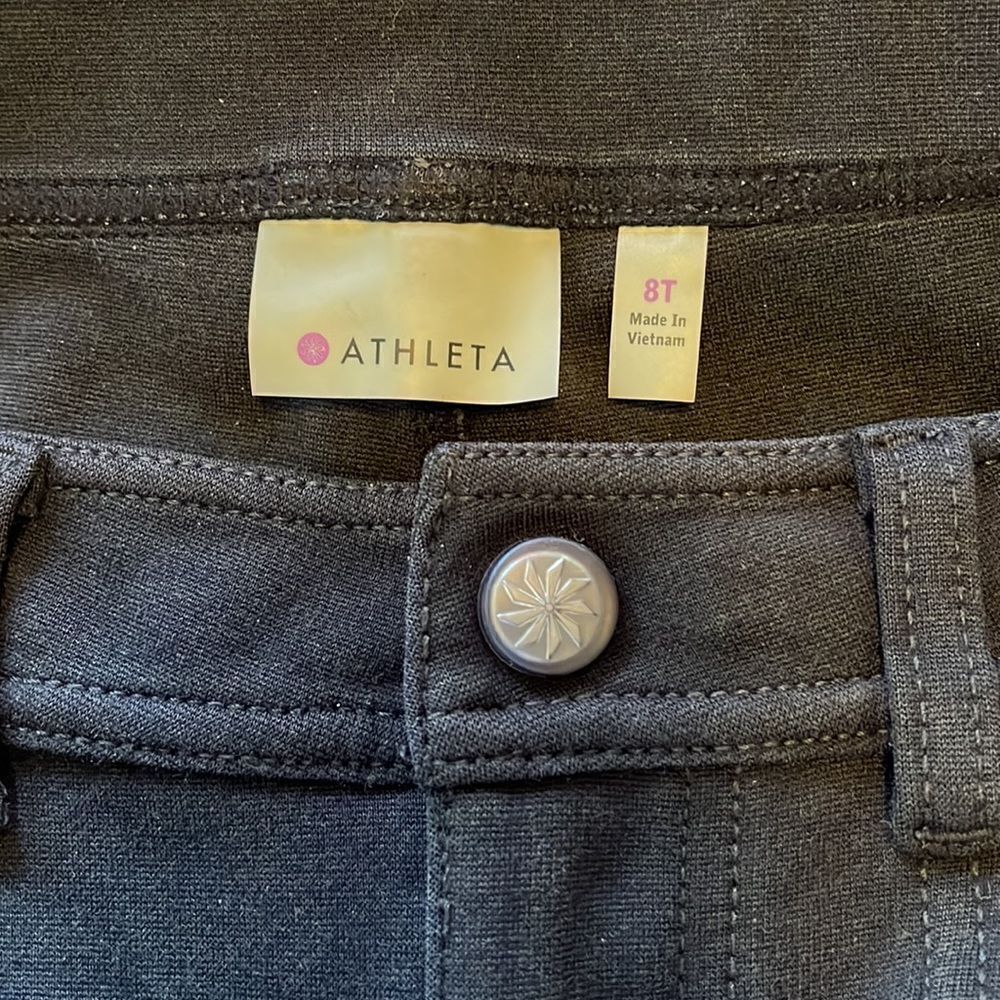 EXCELLENT CONDITION WOMEN’S SIZE 8T ATHLETA BLACK STRETCH BERMUDA SHORTS - Picture 7 of 7